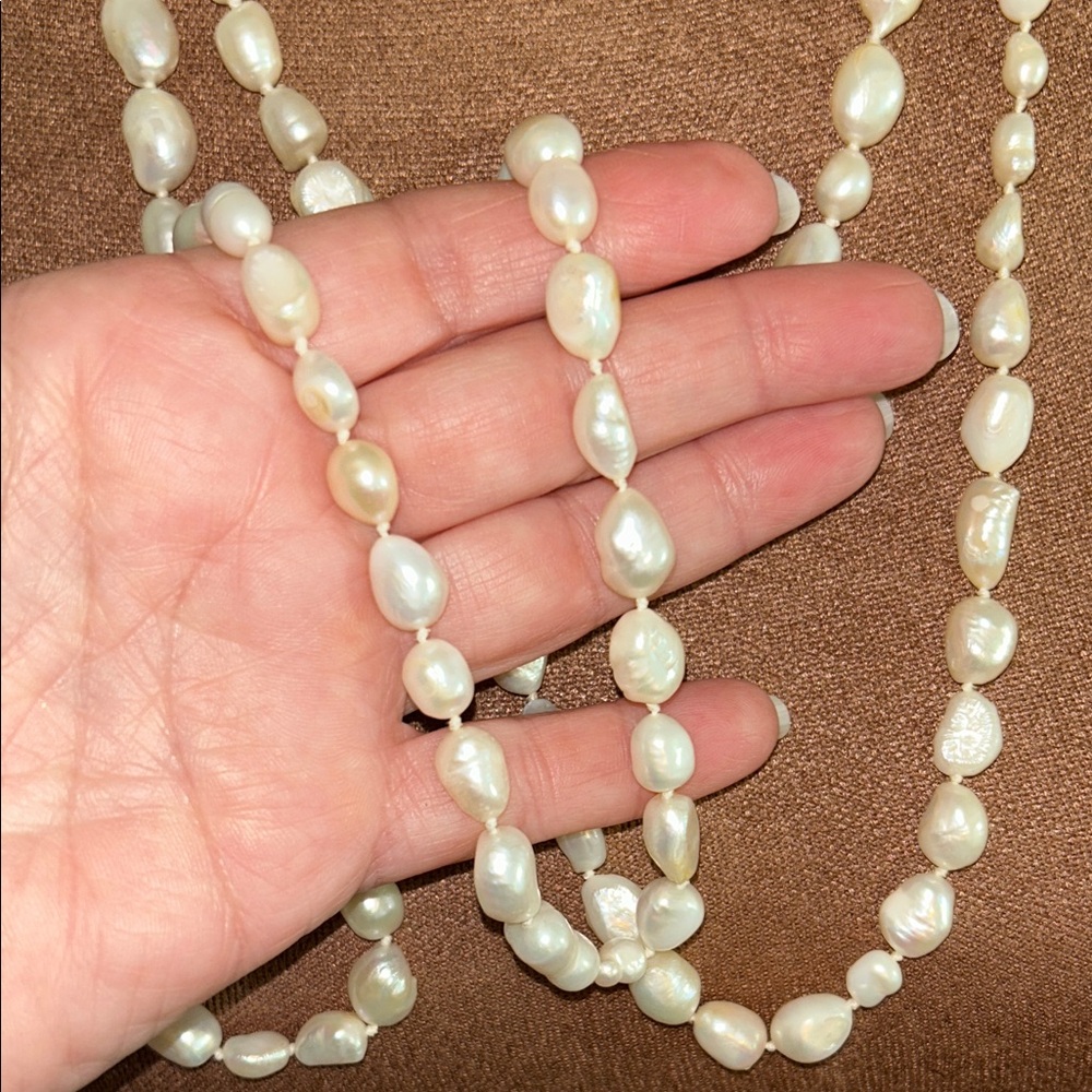 Chic Fresh Water Pearl Necklace - Picture 3 of 4